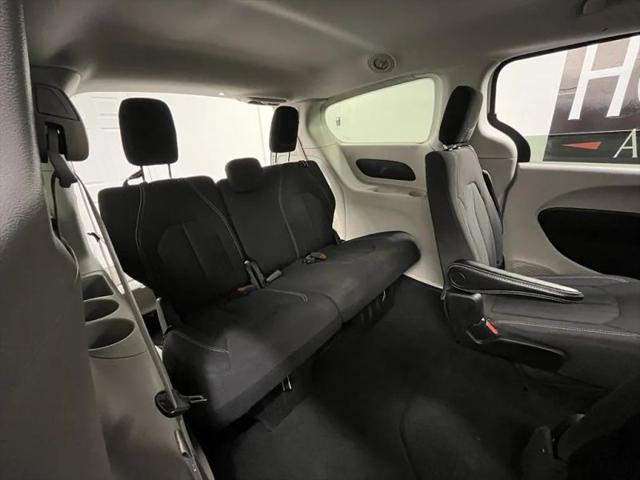 2024 Chrysler Voyager LX