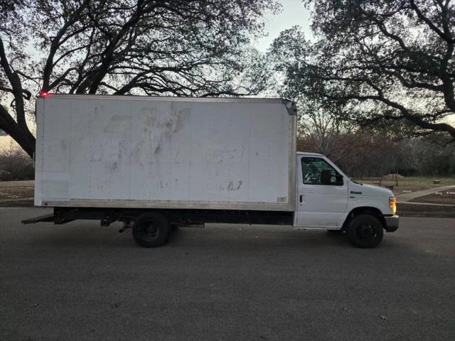 2013 Ford E-350 Cutaway Base