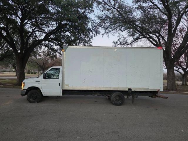 2013 Ford E-350 Cutaway Base
