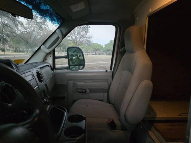 2013 Ford E-350 Cutaway Base