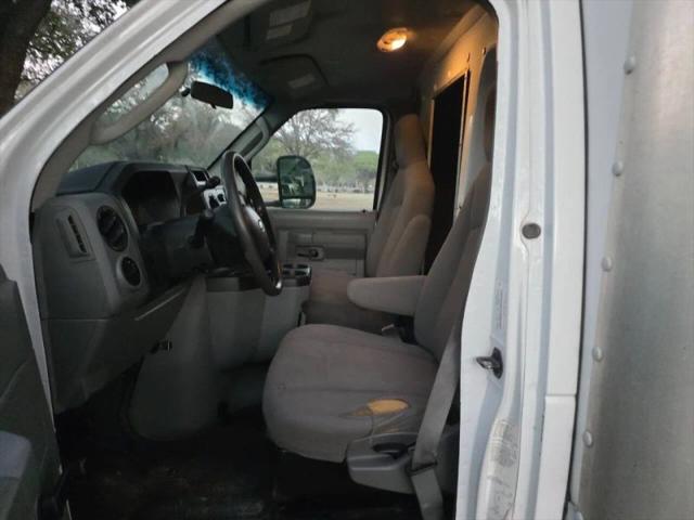 2013 Ford E-350 Cutaway Base