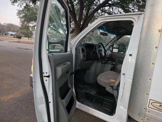 2013 Ford E-350 Cutaway Base