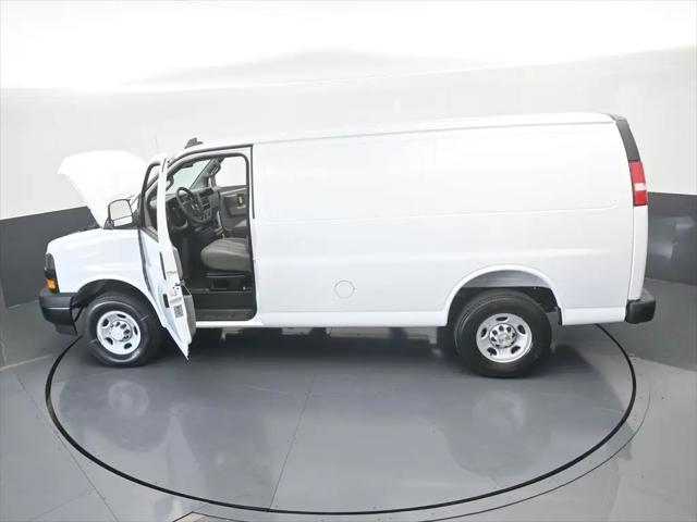 2025 Chevrolet Express Cargo Van RWD 2500 Regular Wheelbase WT
