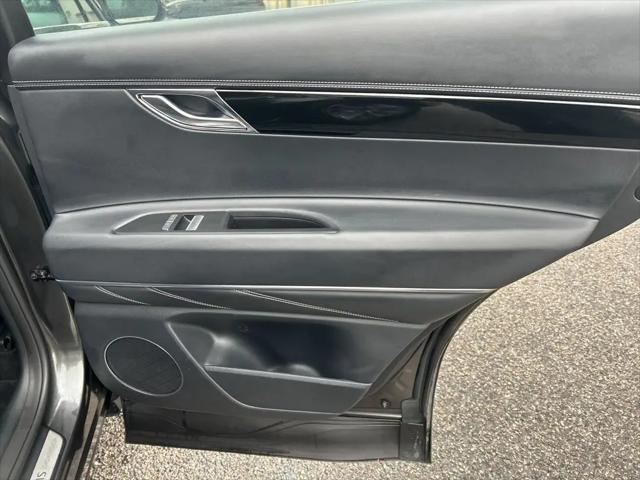 2025 Genesis GV80 2.5T Standard AWD