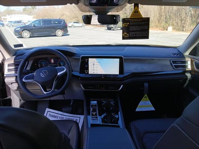 2026 Volkswagen Atlas SE with Technology