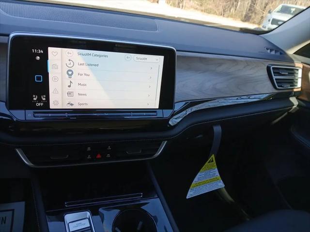 2026 Volkswagen Atlas SE with Technology