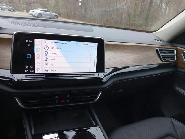 2026 Volkswagen Atlas SE with Technology