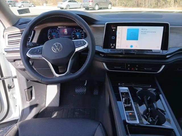 2026 Volkswagen Atlas SE with Technology