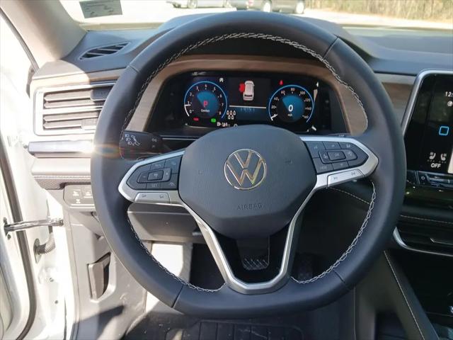 2026 Volkswagen Atlas SE with Technology