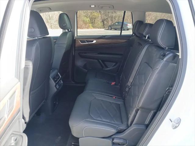 2026 Volkswagen Atlas SE with Technology