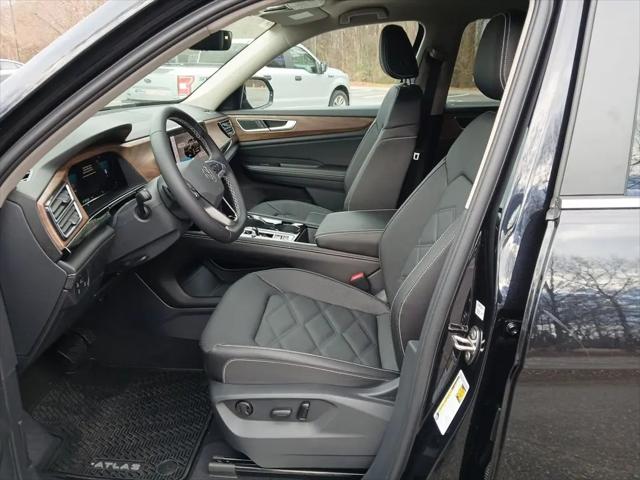2026 Volkswagen Atlas SE with Technology