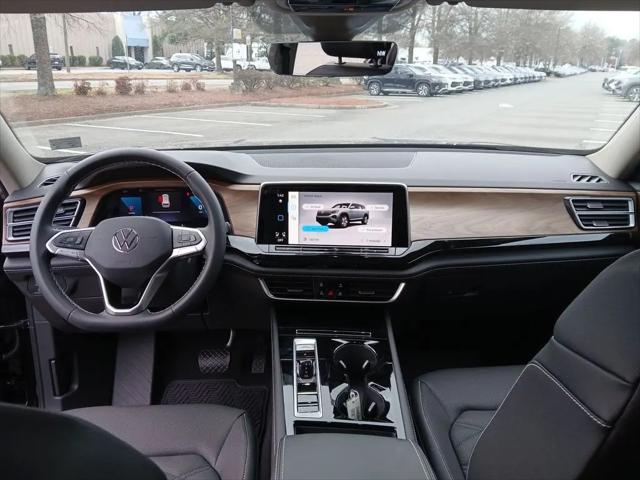 2026 Volkswagen Atlas SE with Technology