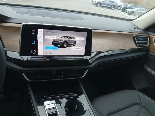 2026 Volkswagen Atlas SE with Technology