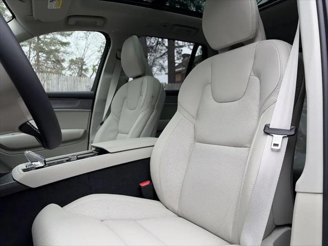 2026 Volvo XC90 Plug-In Hybrid Ultra Dark Theme, T8 AWD, Electric/Gasoline, 6 Seats