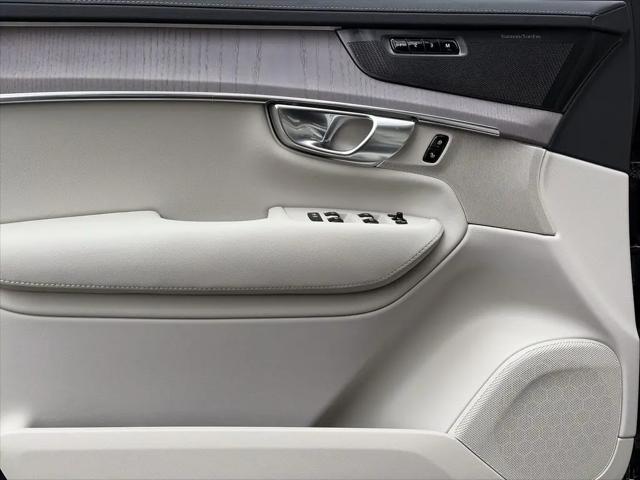 2026 Volvo XC90 Plug-In Hybrid Ultra Dark Theme, T8 AWD, Electric/Gasoline, 6 Seats