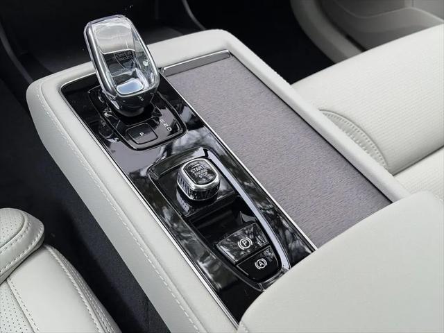 2026 Volvo XC90 Plug-In Hybrid Ultra Dark Theme, T8 AWD, Electric/Gasoline, 6 Seats