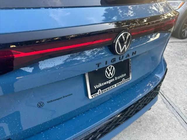 2026 Volkswagen Tiguan SE R-Line Black