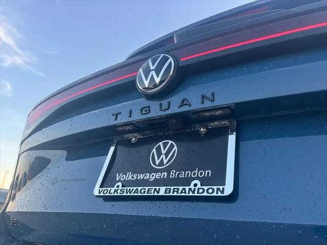 2026 Volkswagen Tiguan SE R-Line Black