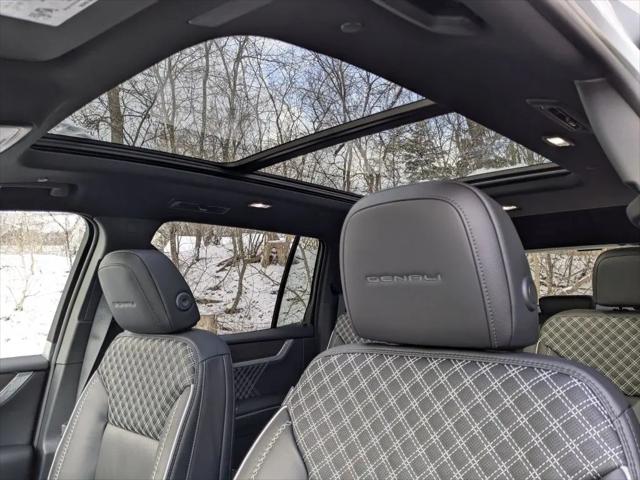 2026 GMC Acadia Denali AWD
