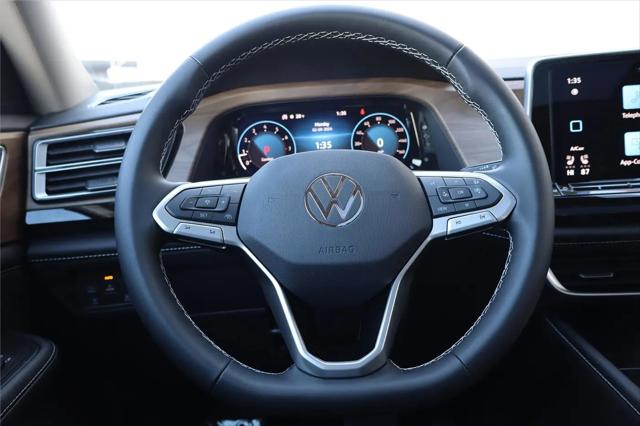 2026 Volkswagen Atlas SE with Technology