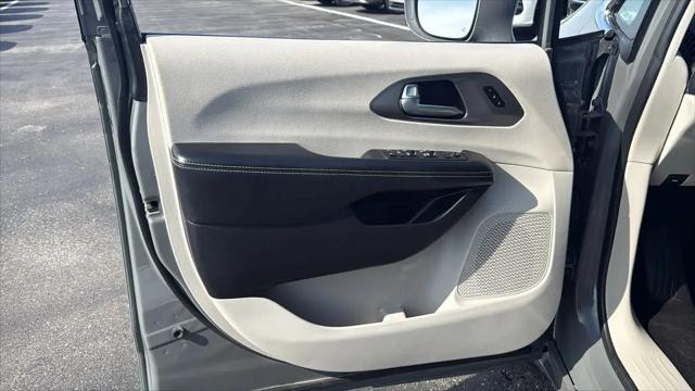 2022 Chrysler Pacifica Touring L AWD