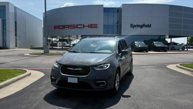 2022 Chrysler Pacifica Touring L AWD for sale in Springfield, MO
