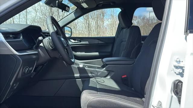 2026 Jeep Grand Cherokee L Altitude 4x4