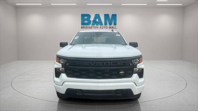 2022 Chevrolet Silverado 1500 4WD Crew Cab Short Bed Custom