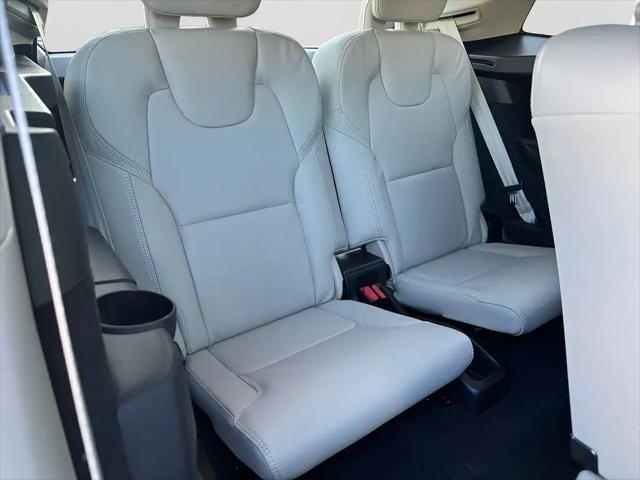 2026 Volvo XC90 Ultra Dark Theme, B6 AWD Gas (mild hybrid), Gasoline, 7 Seats