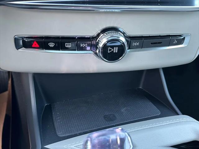 2026 Volvo XC90 Ultra Dark Theme, B6 AWD Gas (mild hybrid), Gasoline, 7 Seats