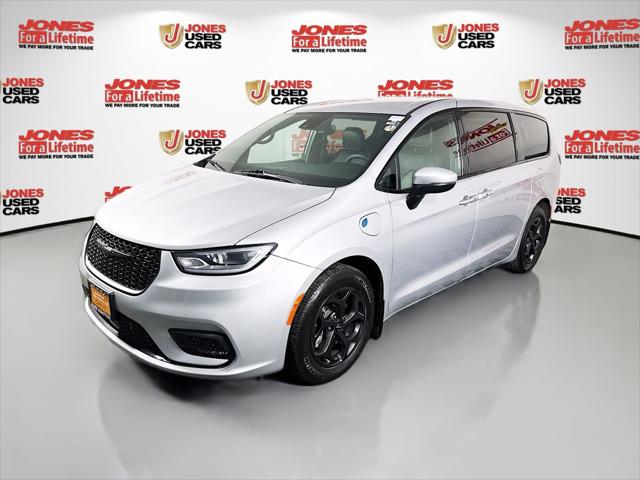 2023 Chrysler Pacifica Hybrid Touring L