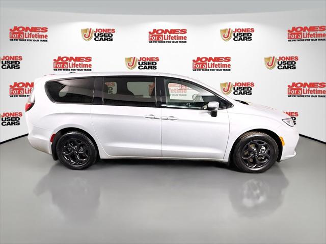 2023 Chrysler Pacifica Hybrid Touring L