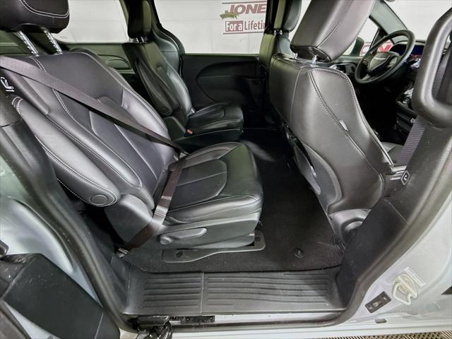 2023 Chrysler Pacifica Hybrid Touring L
