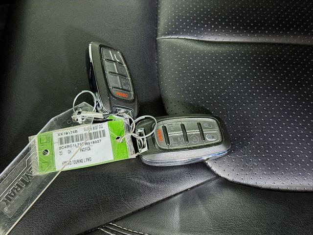2023 Chrysler Pacifica Hybrid Touring L