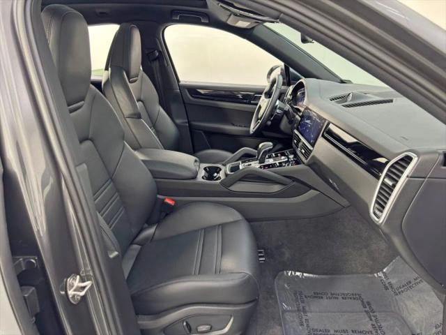 2023 Porsche Cayenne E-Hybrid Platinum Edition