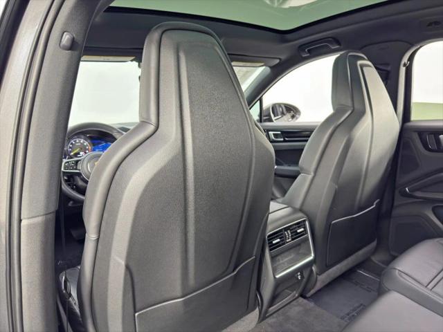 2023 Porsche Cayenne E-Hybrid Platinum Edition
