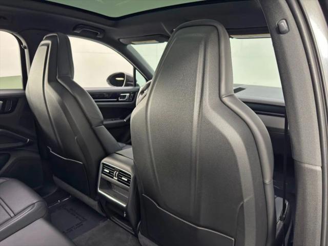 2023 Porsche Cayenne E-Hybrid Platinum Edition