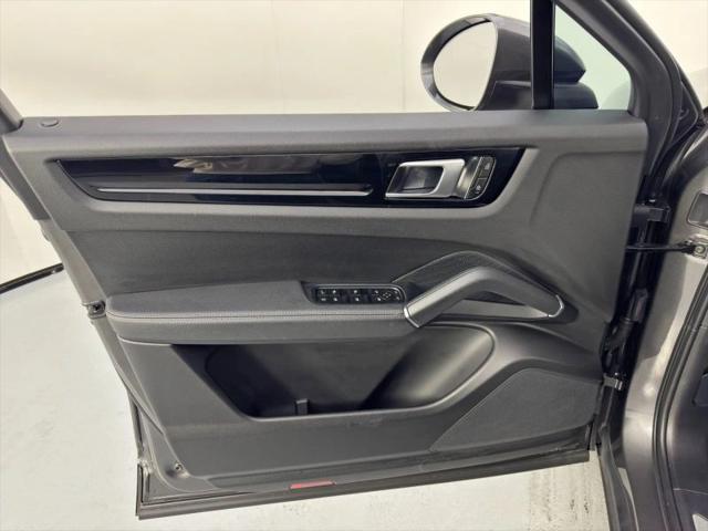 2023 Porsche Cayenne E-Hybrid Platinum Edition