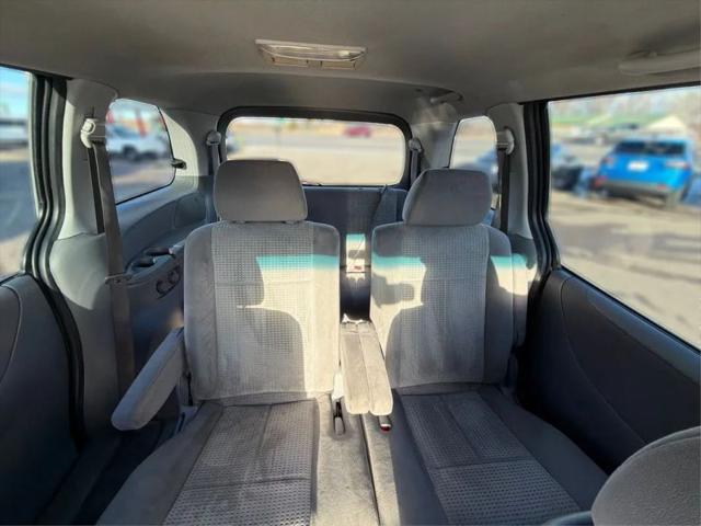 2005 Mazda MPV LX