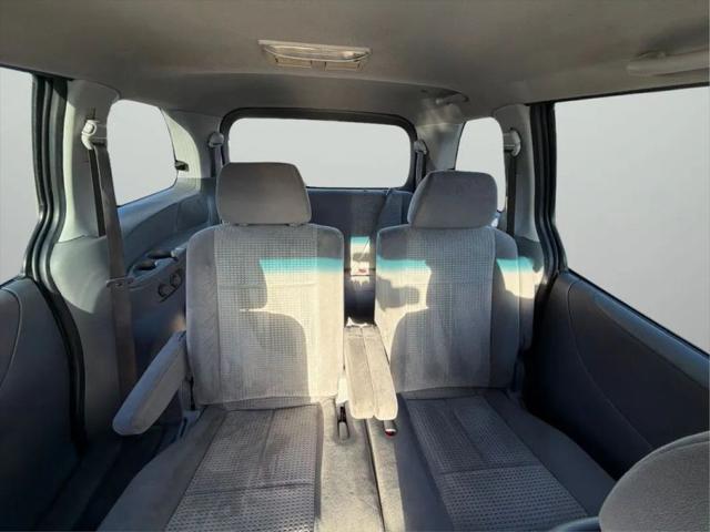 2005 Mazda MPV LX