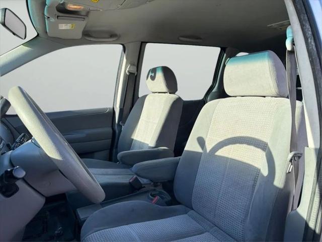 2005 Mazda MPV LX