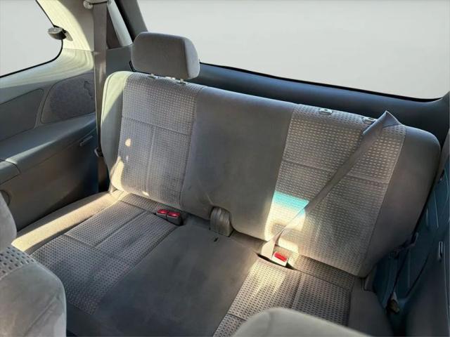 2005 Mazda MPV LX