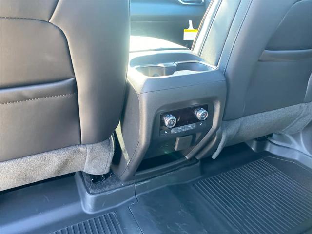 2026 GMC Acadia AT4 AWD