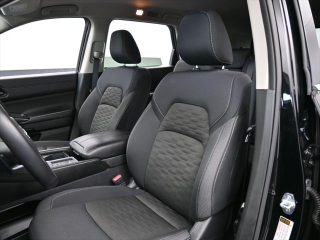 2025 Nissan Pathfinder SV FWD