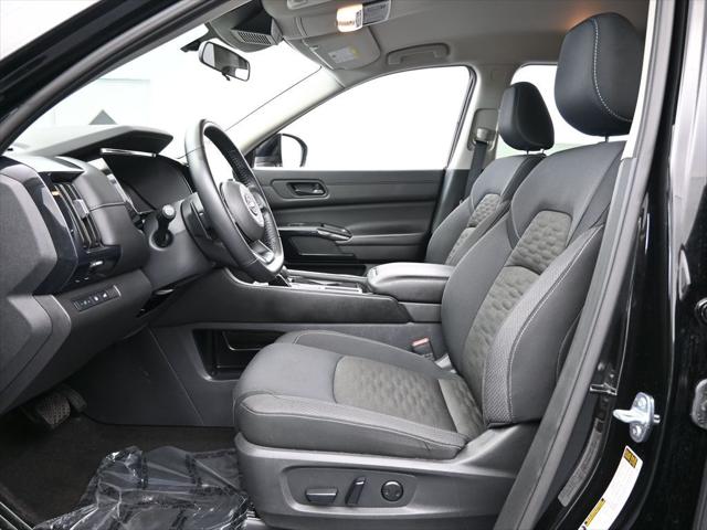 2025 Nissan Pathfinder SV FWD