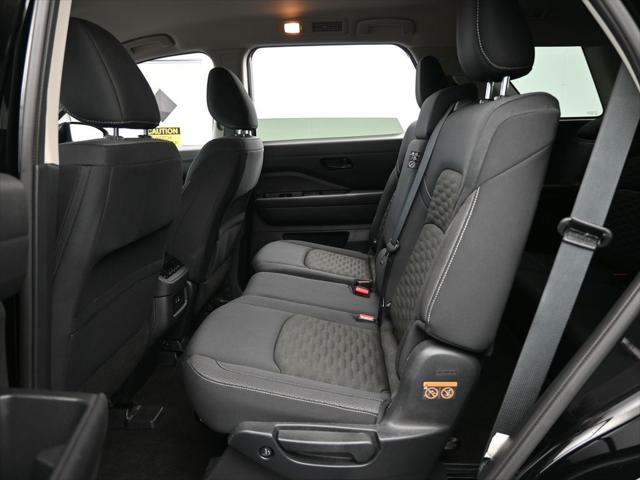 2025 Nissan Pathfinder SV FWD