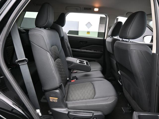 2025 Nissan Pathfinder SV FWD