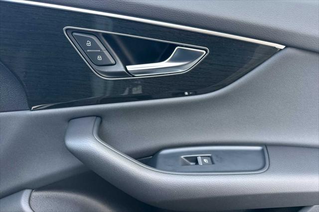2025 Audi Q8 Premium 55 TFSI quattro