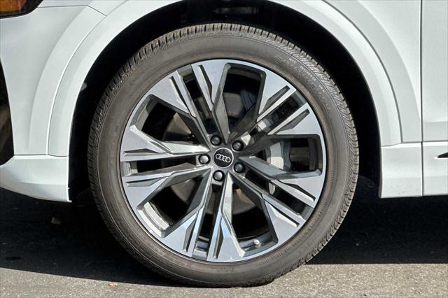 2025 Audi Q8 Premium 55 TFSI quattro