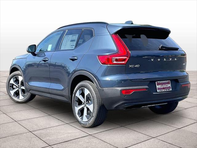 2026 Volvo XC40 Plus, B4 FWD Gas (mild hybrid), Dark
